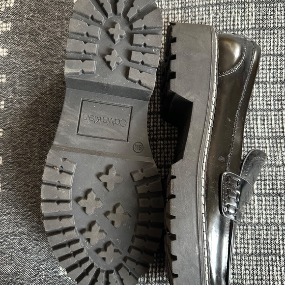 EXCELLENT Calvin Klein Women's Suzie Loafer - Picture 6 of 11